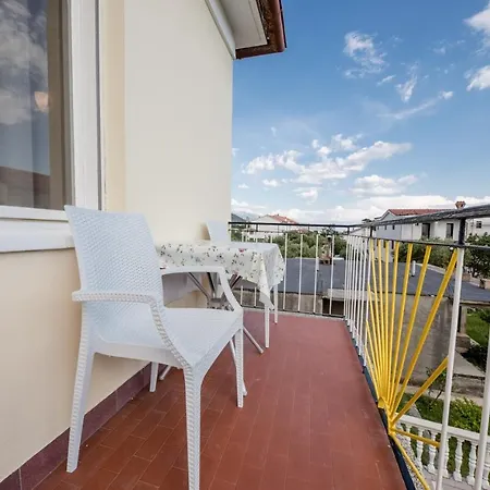 Guest house Ljubica Banjol Rab Town