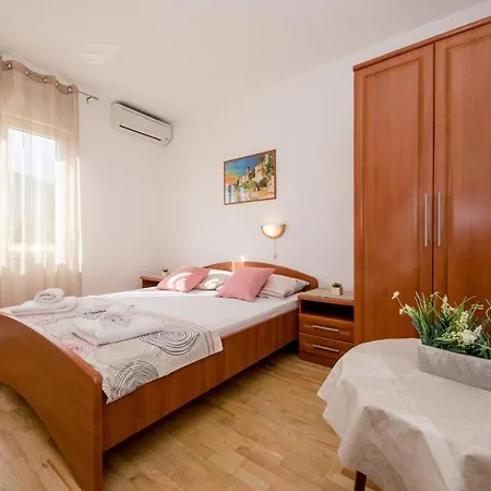 Ljubica Banjol 3* Rab Town