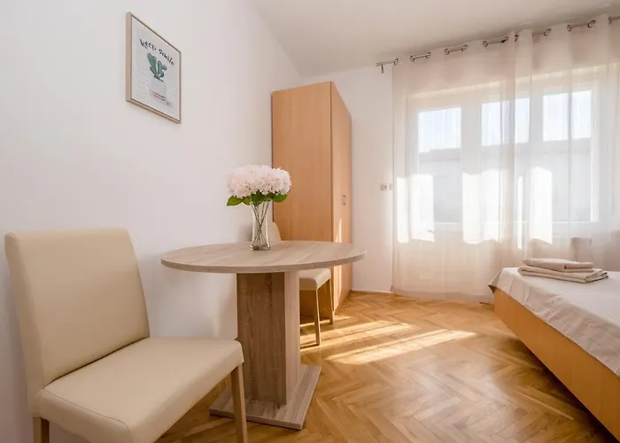 Ljubica Banjol 3* Rab Town